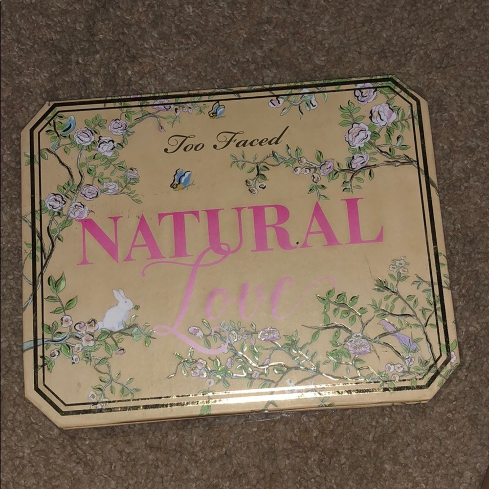Two faced natural love pallete
